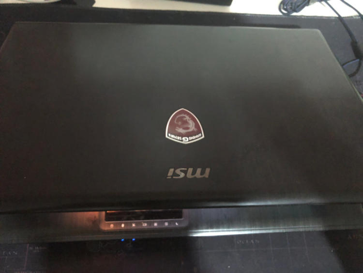 二手良品 msi15寸游戏本 i7 6g 双显卡带光驱蓝牙